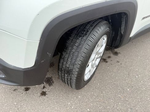 Used 2015 Jeep Renegade Latitude w/ Popular Equipment Group image 55