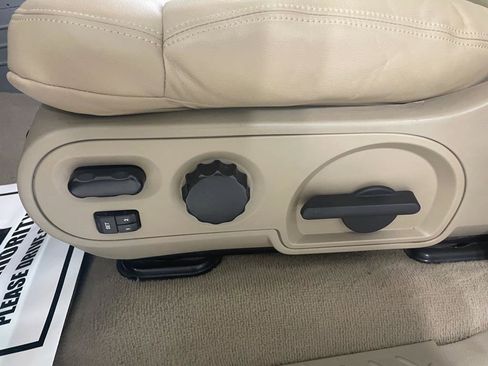 Used 2005 Ford F150 Lariat AWD/4WD image 11