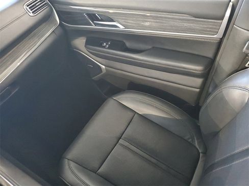 Used 2022 Jeep Wagoneer Series II image 12