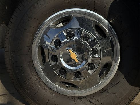 Certified 2025 Chevrolet Silverado 3500 LT image 10