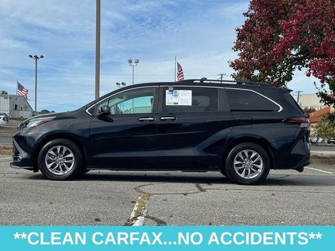 Used 2021 Toyota Sienna XLE w/ XLE Plus Package image 4