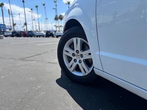 Used 2019 Dodge Grand Caravan SXT FWD image 5