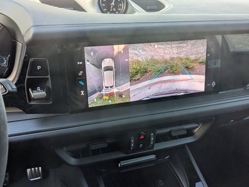 New 2026 Porsche Cayenne GTS image 19