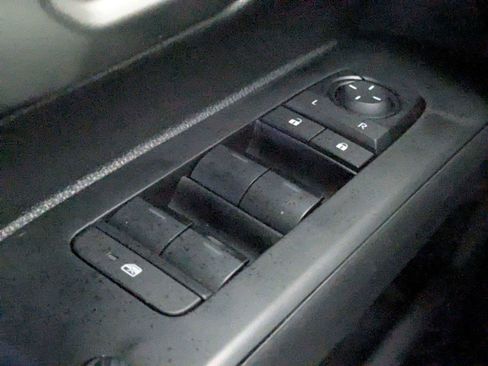 Used 2025 Toyota Tacoma TRD Sport AWD/4WD image 12