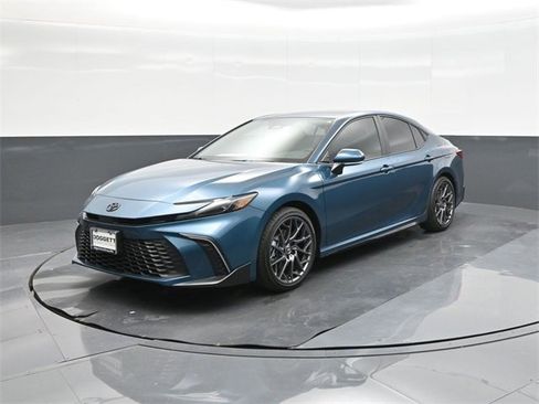 New 2026 Toyota Camry SE image 10