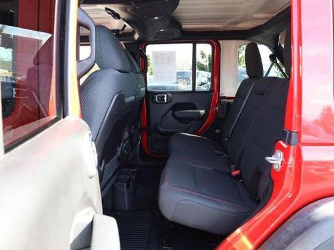 Used 2025 Jeep Wrangler Unlimited Rubicon image 19