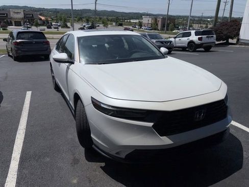 Used 2023 Honda Accord EX image 7