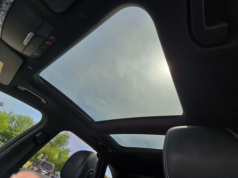 Used 2021 Mercedes-Benz GLC 300 4MATIC image 20