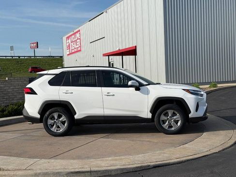 Used 2024 Toyota RAV4 XLE w/ Convenience Package image 2