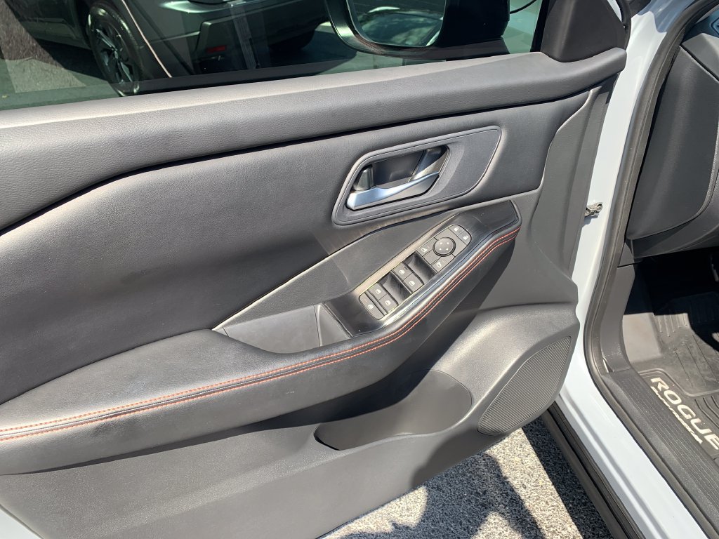 Certified 2025 Nissan Rogue SV AWD/4WD image 19