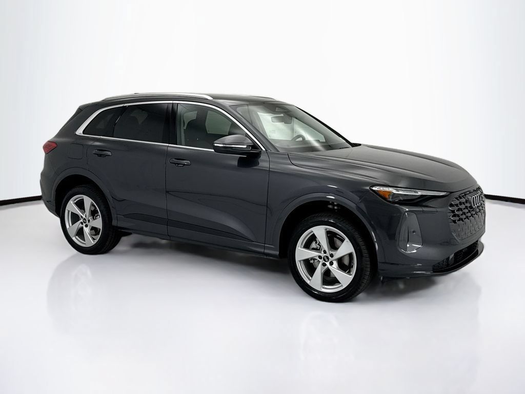 Used 2026 Audi Q5 Premium Plus w/ Premium Plus AWD/4WD image 3
