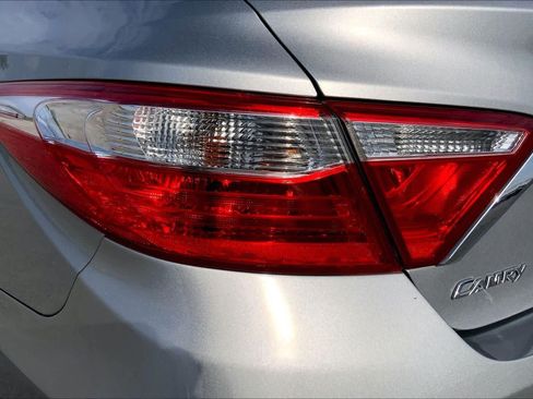 Used 2016 Toyota Camry LE FWD image 28