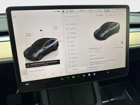 Used 2025 Tesla Model Y Long Range AWD/4WD image 60