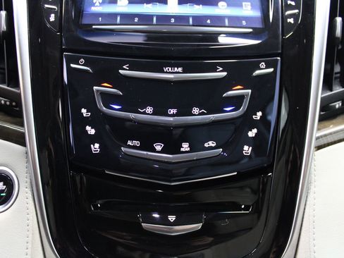 Used 2019 Cadillac Escalade Luxury image 47