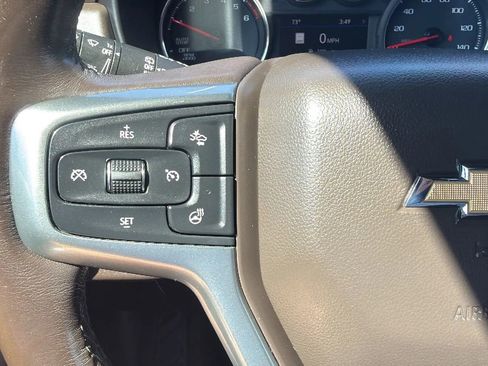Used 2021 Chevrolet Suburban LT w/ Luxury Package AWD/4WD image 17