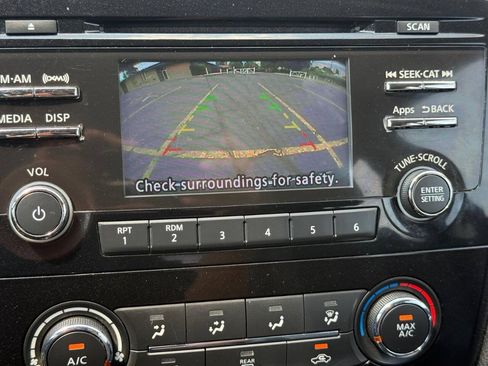 Used 2016 Nissan Rogue S AWD/4WD image 12