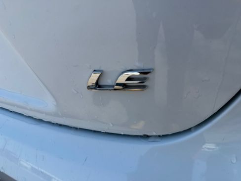 Used 2020 Toyota Corolla LE w/ Carpet Mat Package (TMS) FWD image 28