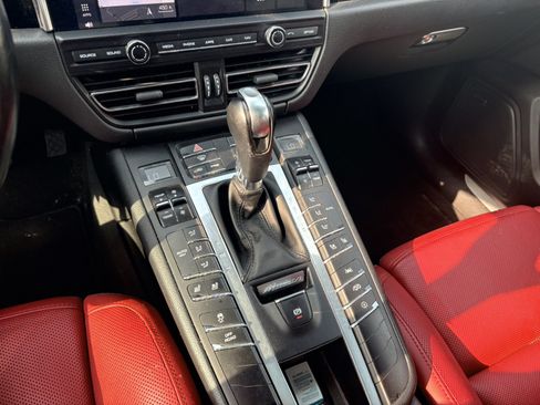 Used 2020 Porsche Macan S AWD/4WD image 24