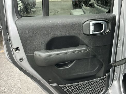 Used 2021 Jeep Wrangler Unlimited Sahara image 27