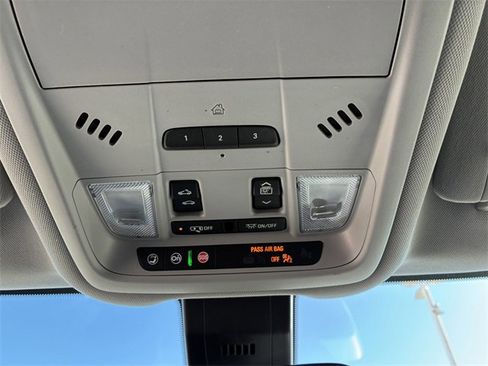 Used 2020 GMC Terrain SLT w/ Preferred Package image 30