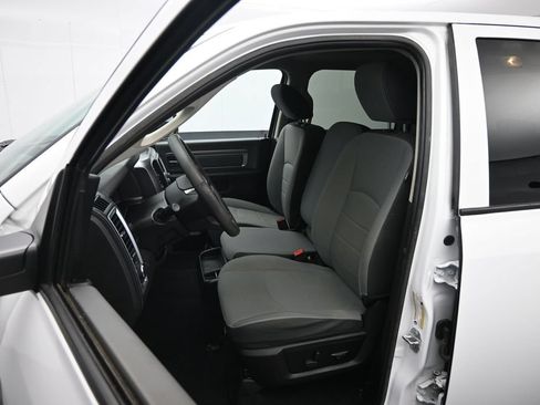 Used 2022 RAM 1500 Classic SLT AWD/4WD image 19