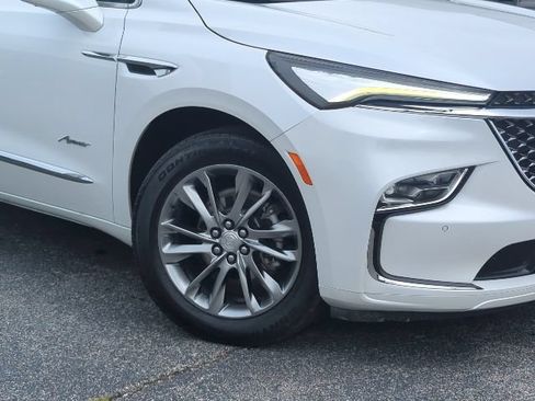 Used 2022 Buick Enclave Avenir w/ Avenir Technology Package AWD/4WD image 2