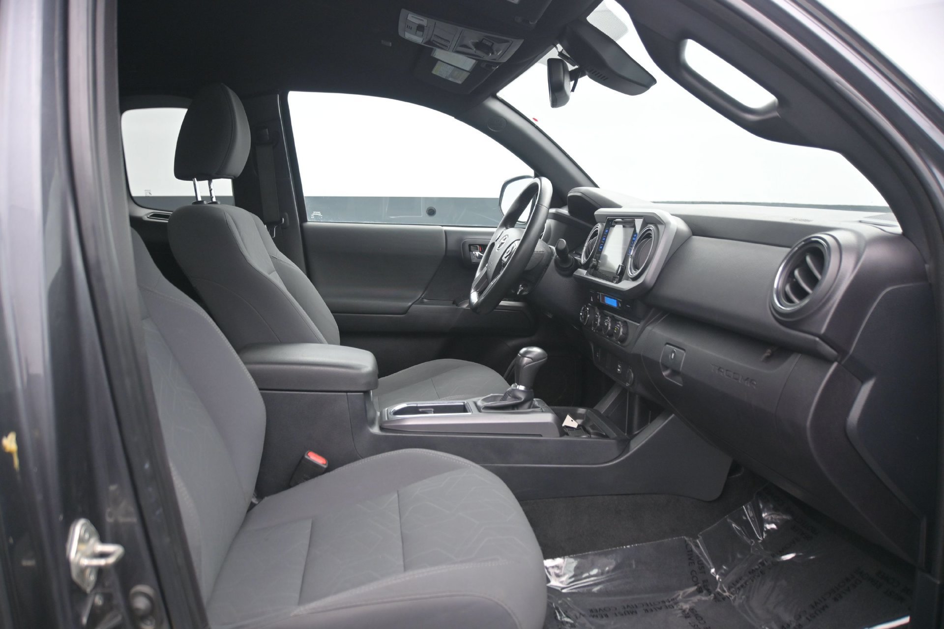 Used 2019 Toyota Tacoma TRD Off-Road AWD/4WD image 13
