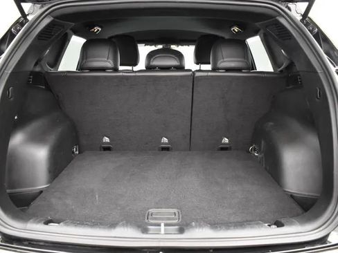 Used 2024 Jeep Compass Latitude image 16