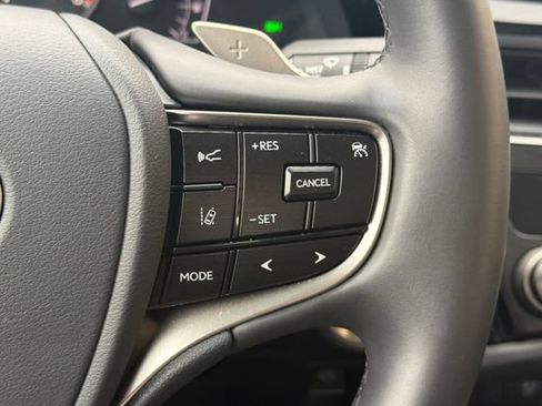 Used 2025 Lexus ES 300h w/ Premium Package FWD image 27