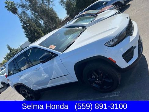 Used 2023 Jeep Grand Cherokee Altitude AWD/4WD image 3