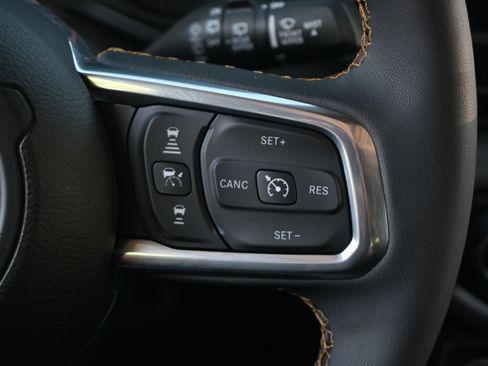 Used 2025 Jeep Wrangler Sahara w/ Safety Group image 31