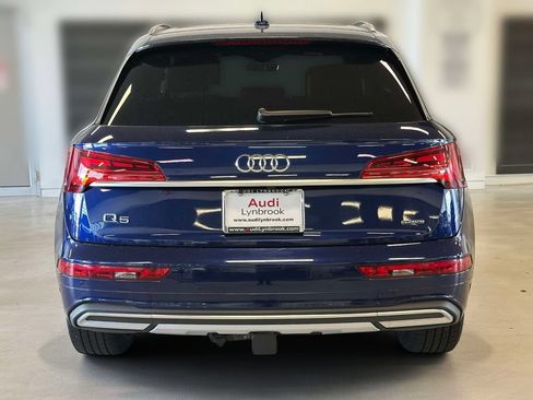 Used 2023 Audi Q5 2.0T Premium w/ Convenience Package AWD/4WD image 5