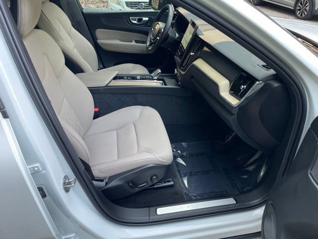 Certified 2026 Volvo XC60 B5 Plus AWD/4WD image 13