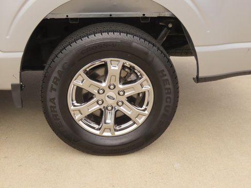 Used 2022 Ford F150 XLT w/ Equipment Group 302A High RWD image 16
