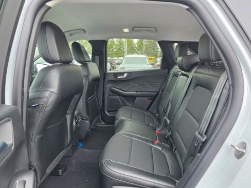 New 2026 Ford Escape SE w/ Class II Trailer Tow Package image 10