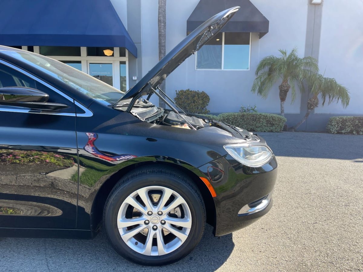 Used 2015 Chrysler 200 Limited FWD image 30