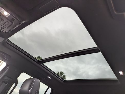 Certified 2023 Cadillac Escalade Premium Luxury image 23