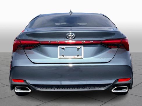 Used 2022 Toyota Avalon XLE image 5