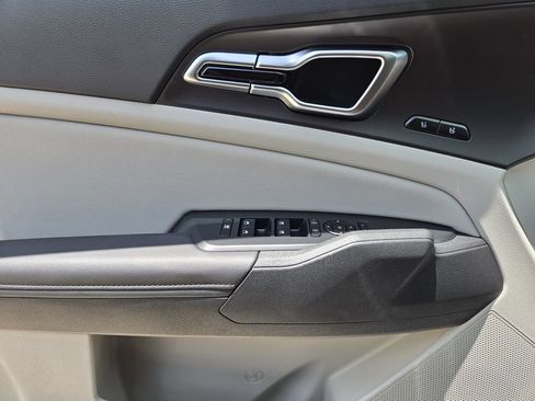 New 2026 Kia Sportage SX FWD image 18