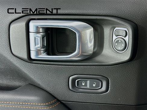 Used 2021 Jeep Gladiator Mojave AWD/4WD image 26