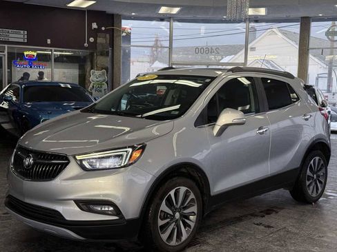 Used 2019 Buick Encore Essence image 2