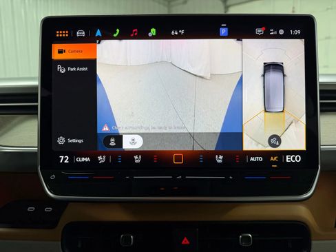 Used 2025 Volkswagen ID. Buzz 1st Edition image 31