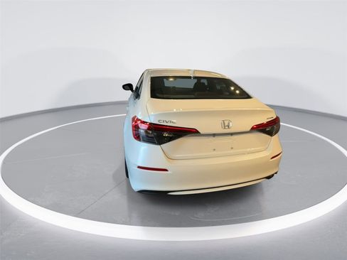 Used 2023 Honda Civic Sport image 7