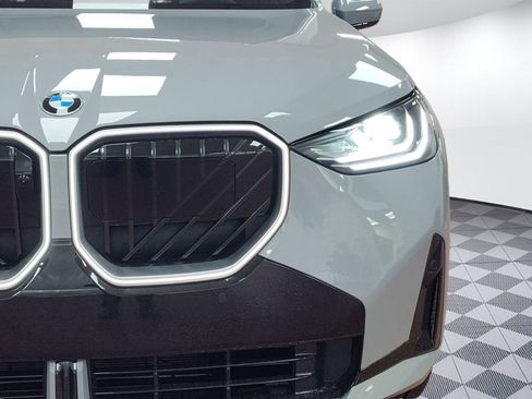 Used 2025 BMW X3 xDrive30i w/ Premium Package image 11