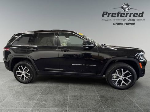 Used 2024 Jeep Grand Cherokee Limited w/ Luxury Tech Group II AWD/4WD image 8