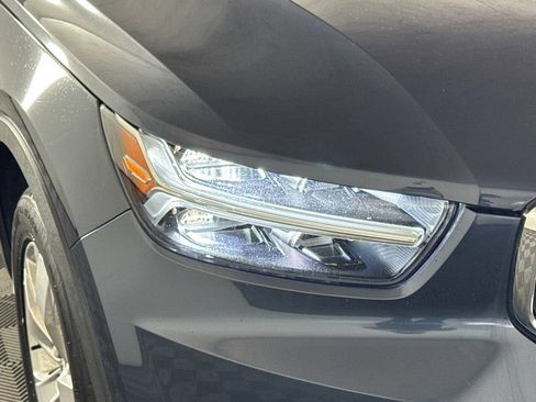 Used 2022 Volvo XC40 T5 Momentum AWD/4WD image 41