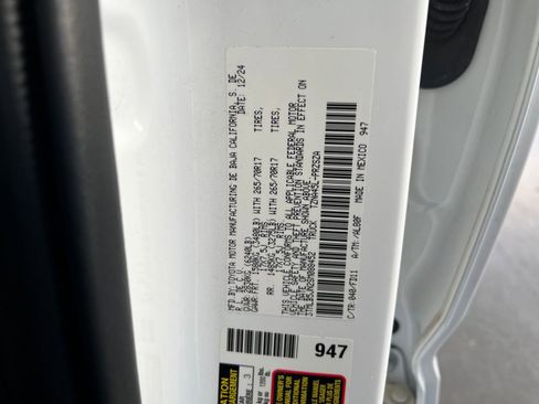 Used 2025 Toyota Tacoma TRD Off-Road image 29