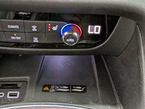 Used 2023 Buick Enclave Essence w/ Experience Buick Package AWD/4WD image 8
