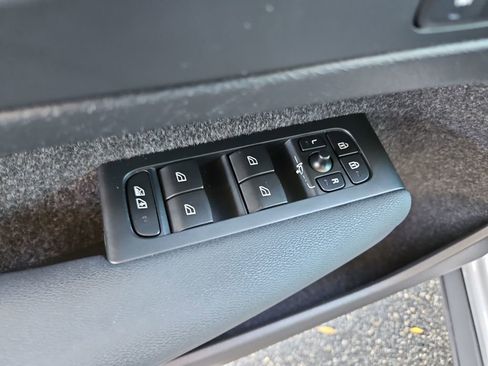 Used 2023 Volvo C40 P8 Recharge Ultimate image 24