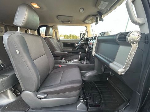 Used 2014 Toyota FJ Cruiser 4WD w/ Upgrade Package image 33